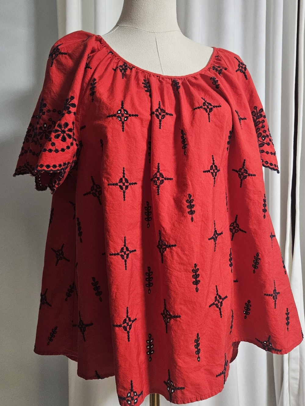 Crown & Ivy Red Embroidered Peasant Tunic Top